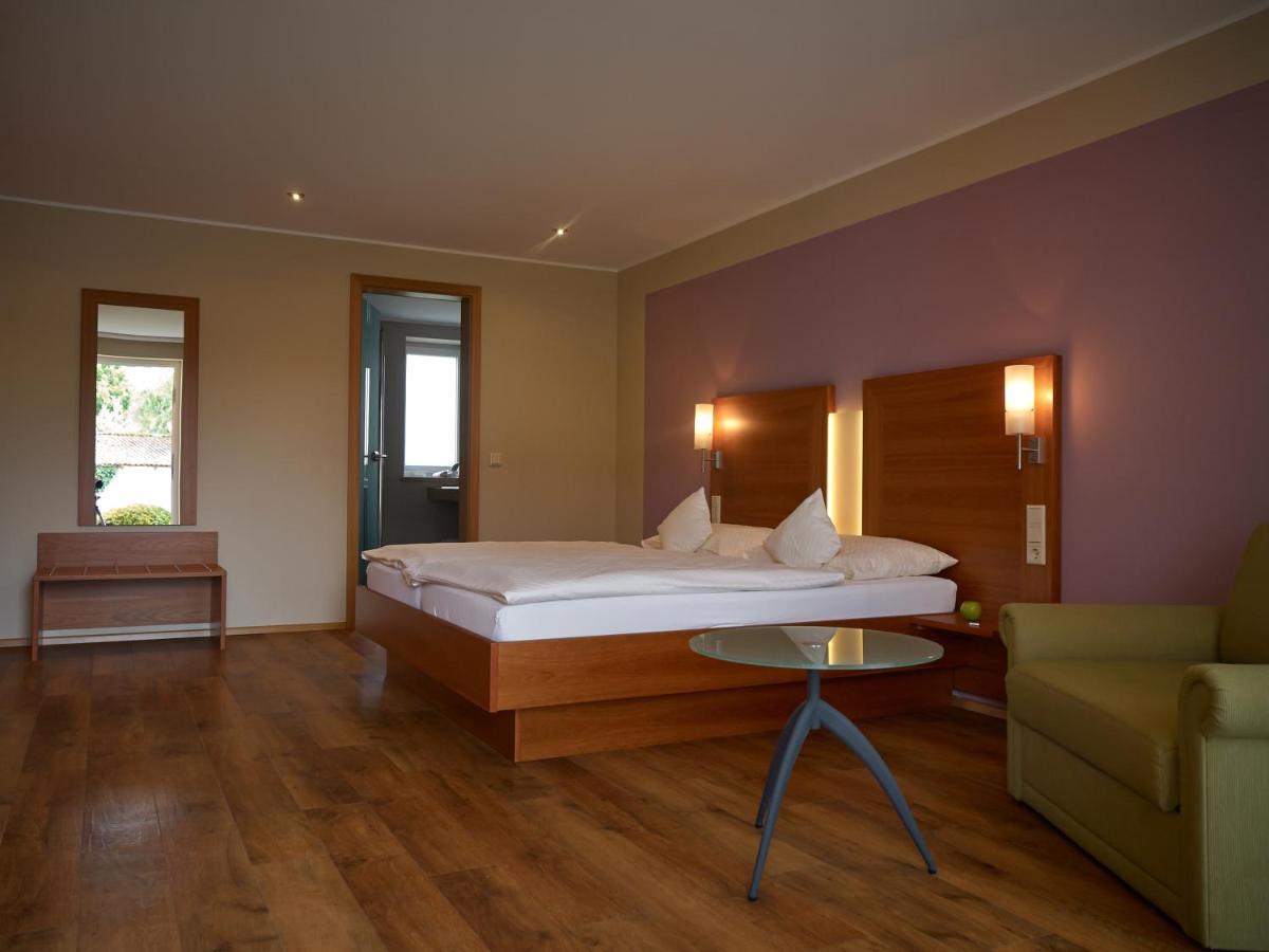 Gaestehaus Ressler Harxheim Bagian luar foto