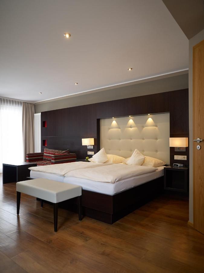 Gaestehaus Ressler Harxheim Bagian luar foto