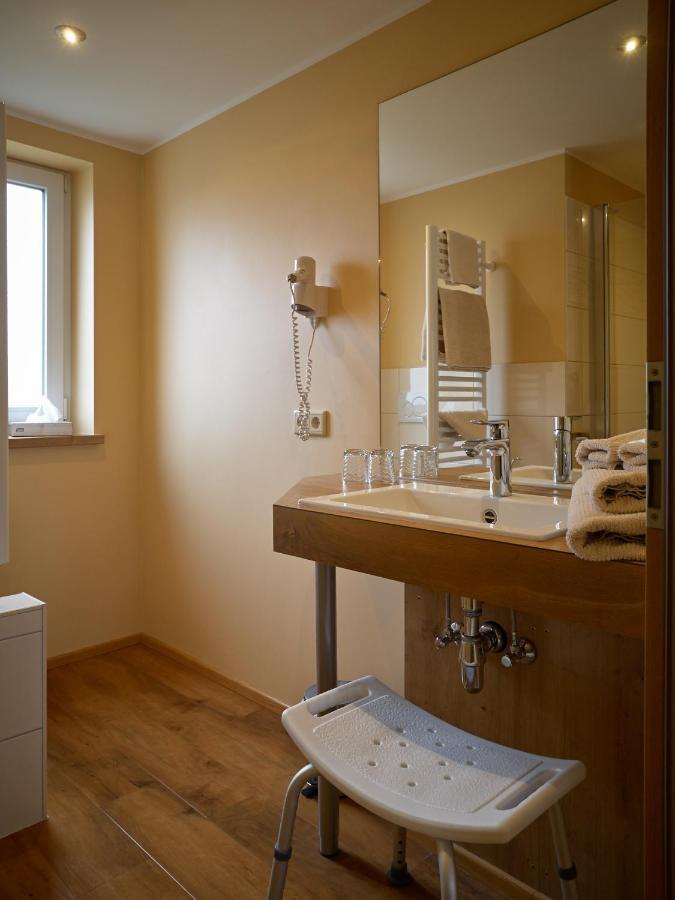 Gaestehaus Ressler Harxheim Bagian luar foto