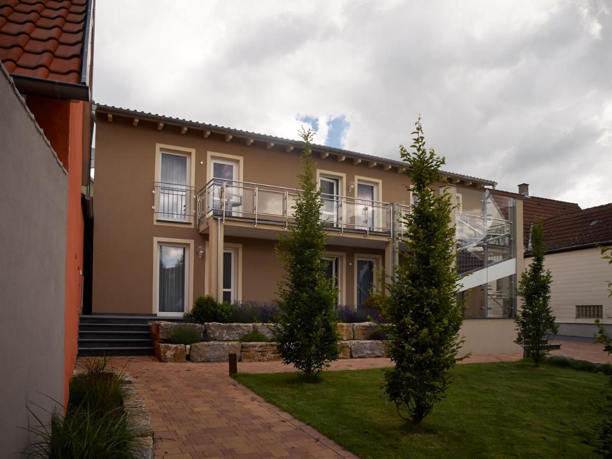 Gaestehaus Ressler Harxheim Bagian luar foto